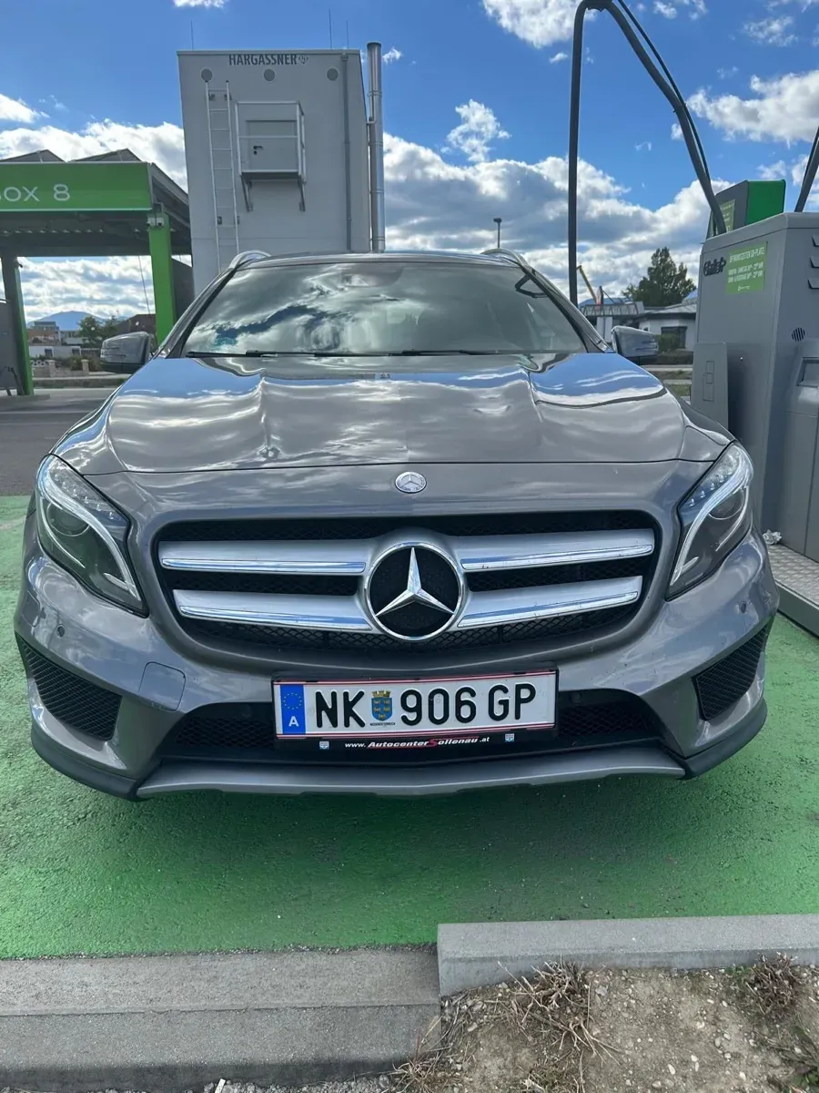 Mercedes-Benz Gla Class 2015 photo 2
