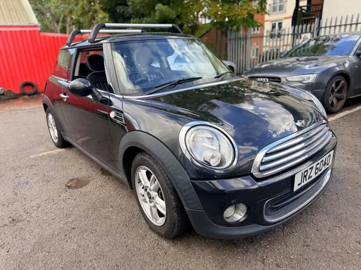Mini Hatch 2012 photo 2