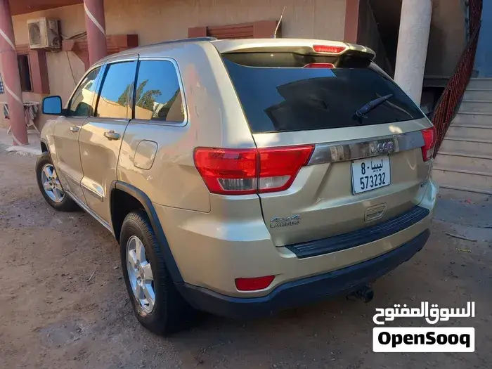 Jeep Cherokee 2012 photo 4