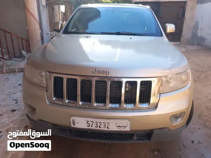 Jeep Cherokee 2012 photo 2