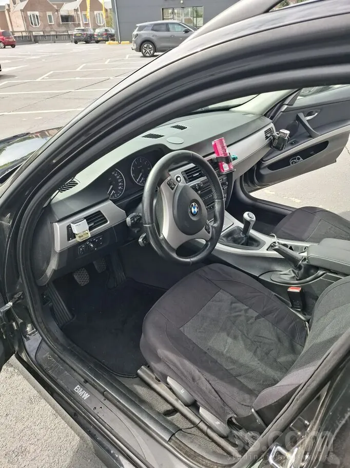 BMW 318 2006 photo 3