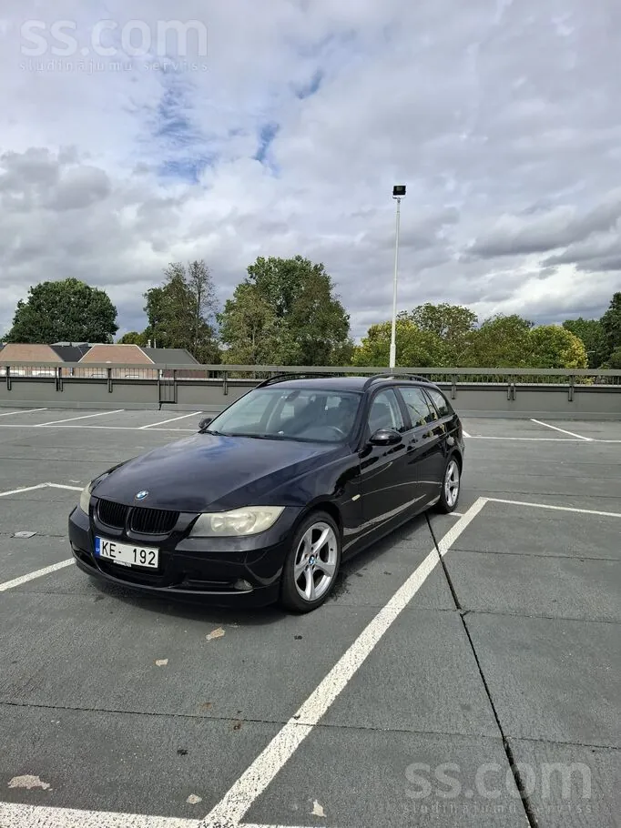 BMW 318 2006 photo 2