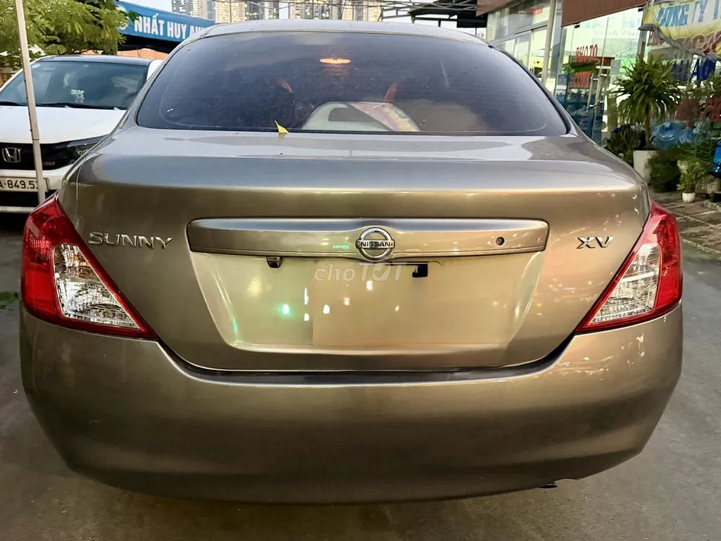 Nissan Sunny 2013 photo 2