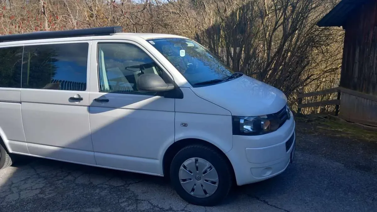 Volkswagen Caravelle 2011 photo 2
