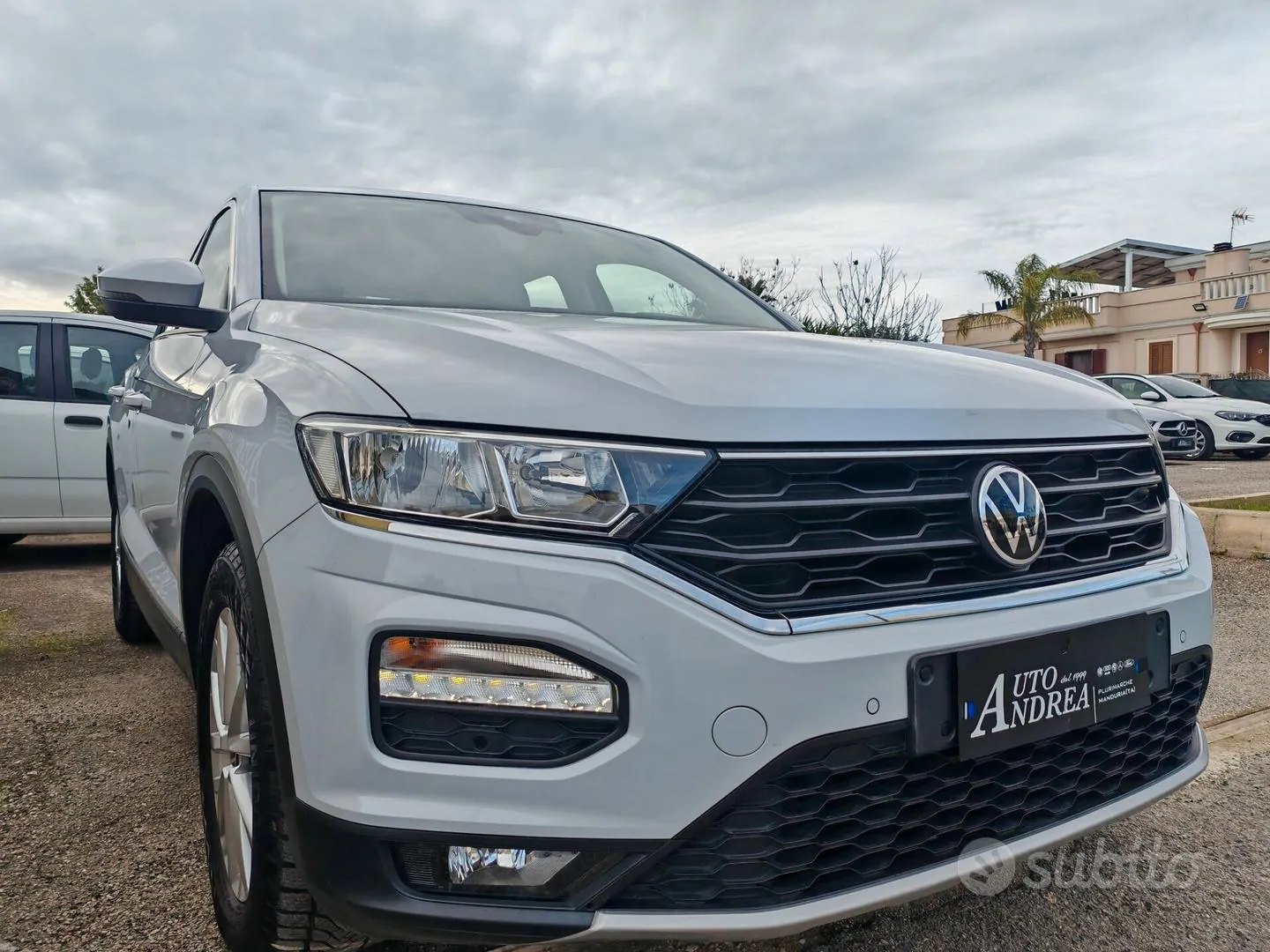 Volkswagen T-Roc 2022 photo 2