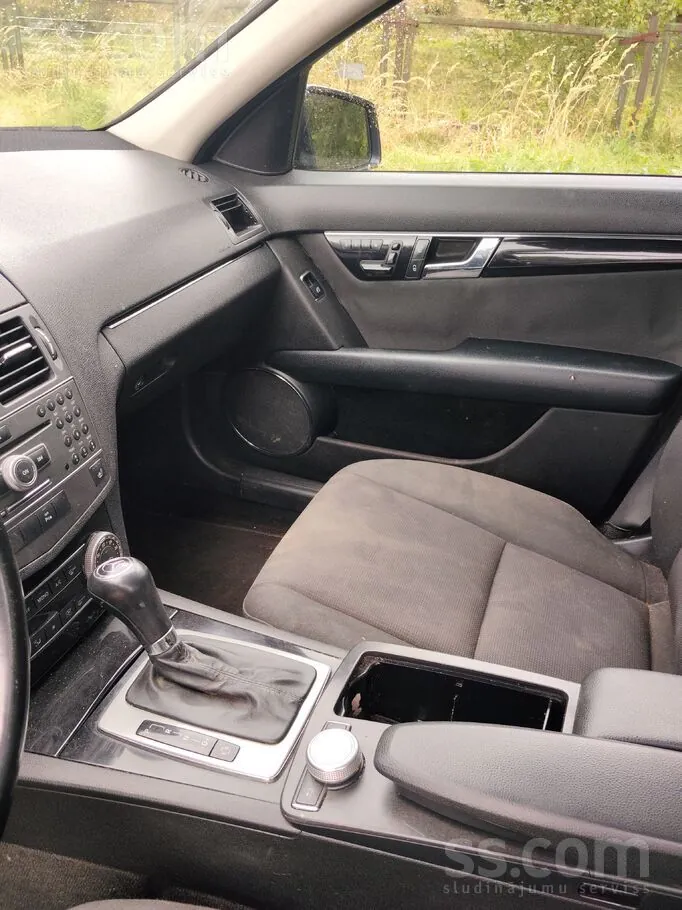 Mercedes-Benz C220 2010 photo 3