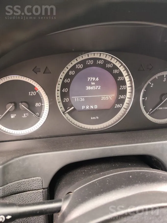 Mercedes-Benz C220 2010 photo 4