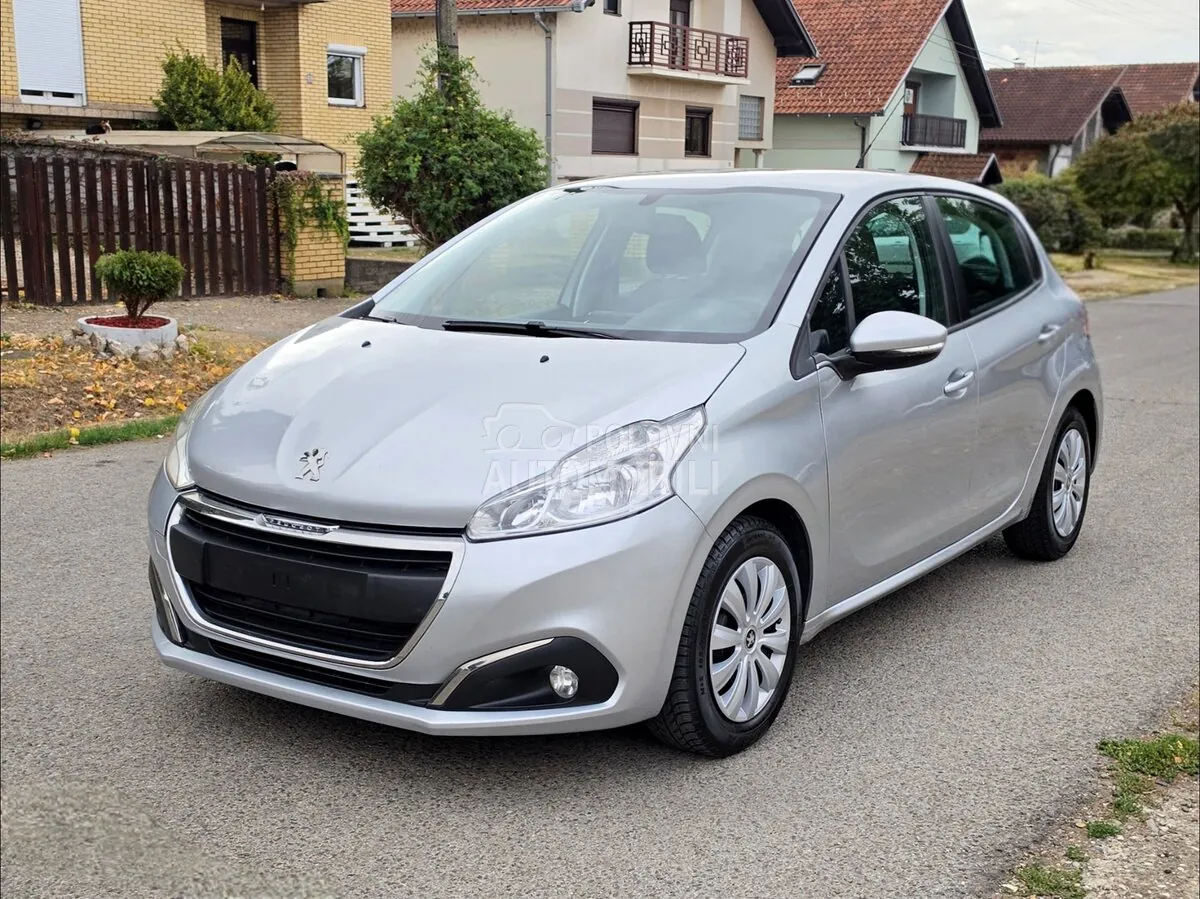 Peugeot 208 2015 photo 5