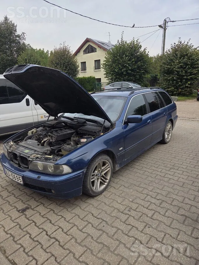 BMW 525