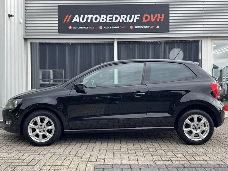 Volkswagen Polo 2011 photo 2