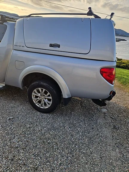 Mitsubishi L200 Club Cab 2015 photo 5
