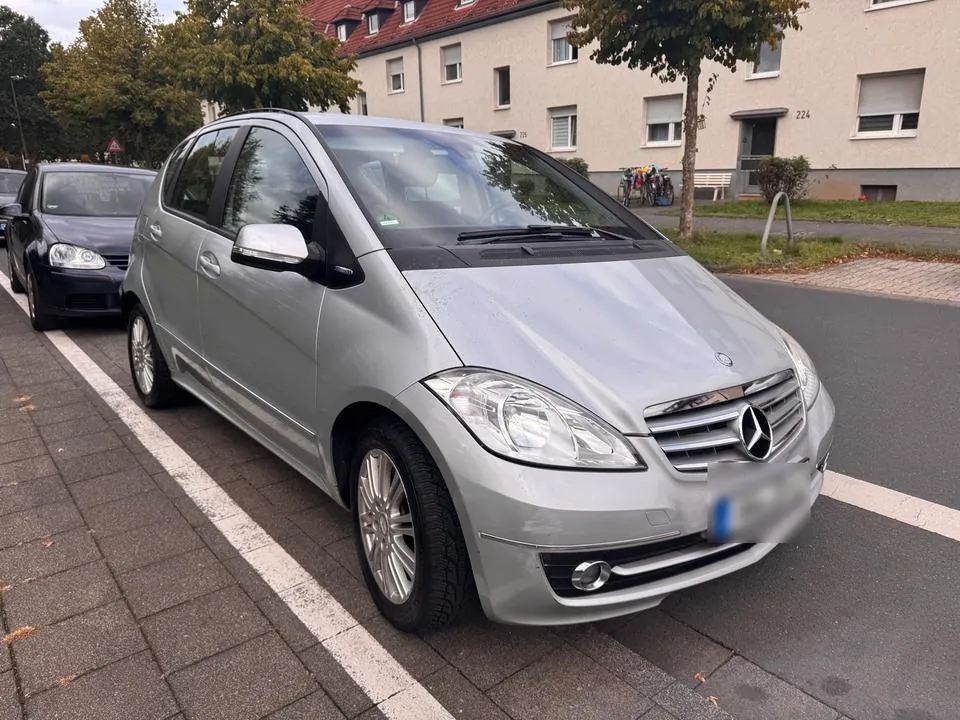 Mercedes-Benz A180
