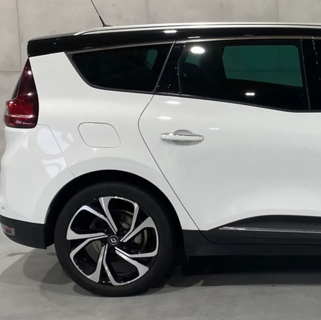 Renault Grand Scenic 2021 photo 2