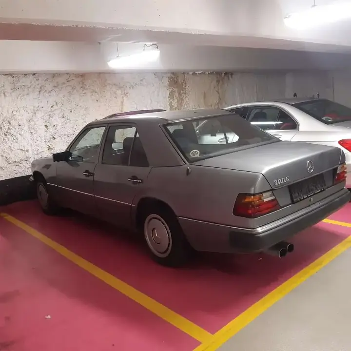 Mercedes-Benz E-Class 1991 photo 3