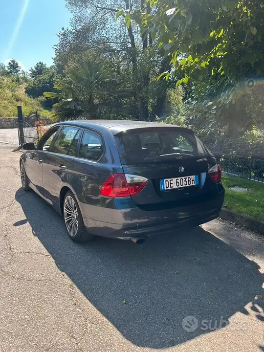 BMW 320D 2006 photo 2