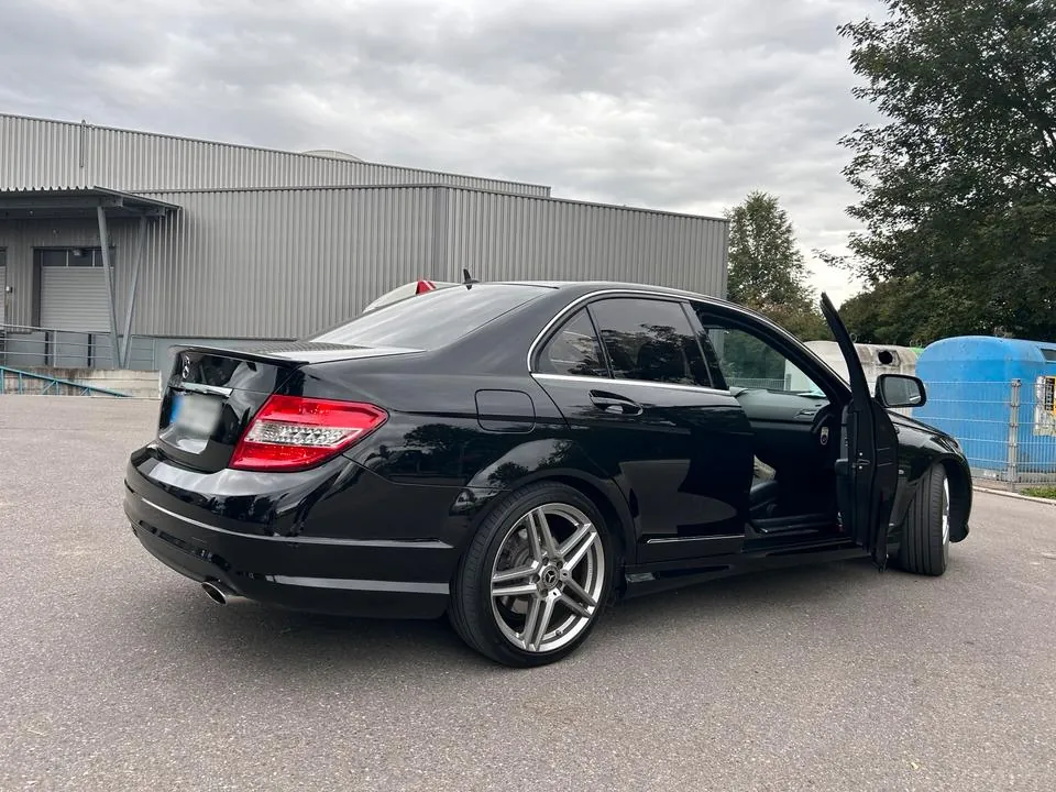 Mercedes-Benz C230
