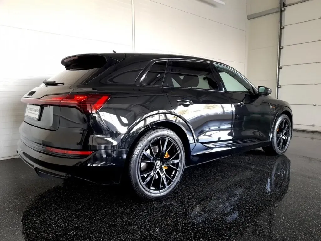 Audi E-Tron 2023 photo 2