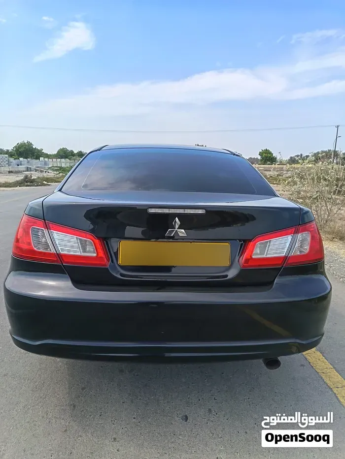 Mitsubishi Galant 2012 photo 4