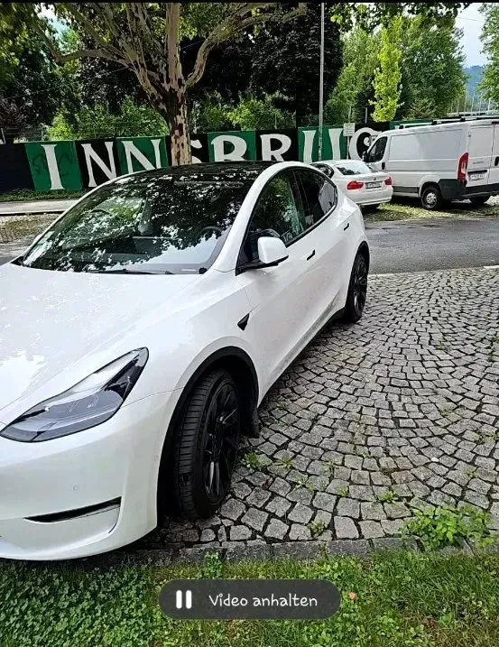 Tesla Model Y 2022 photo 3