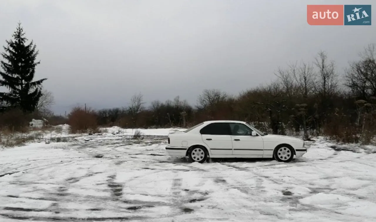 BMW 5 Series 1990 photo 2