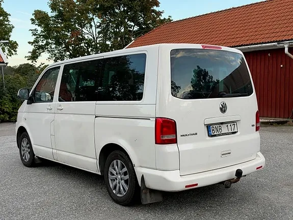 Volkswagen Multivan 2010 photo 2