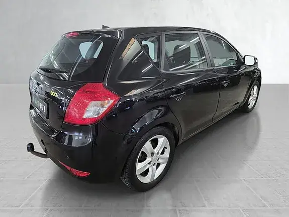 Kia Ceed 2010 photo 3