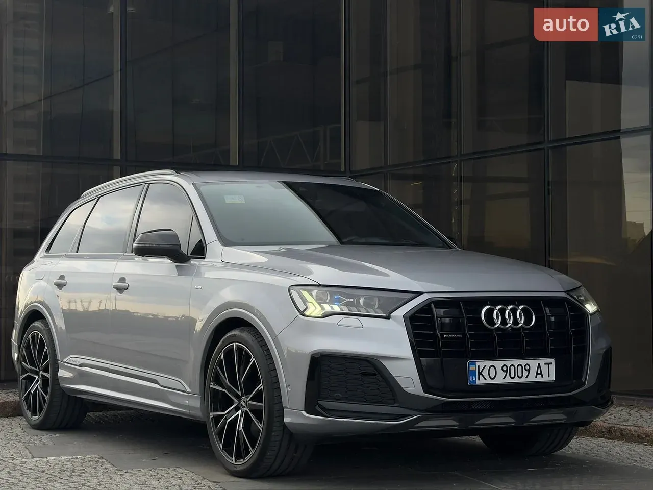 Audi Q7 2020 photo 2