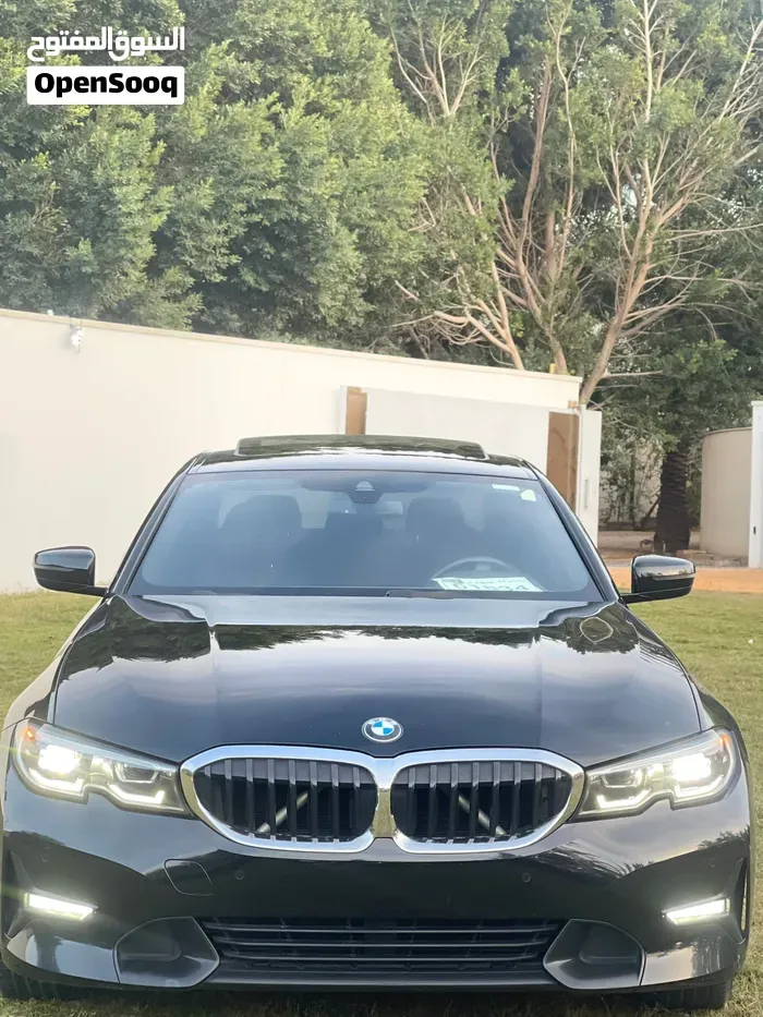 BMW 3 Series 2023 photo 2