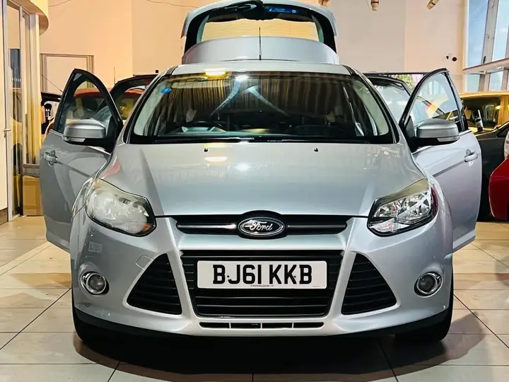 Ford Focus 2011 photo 4