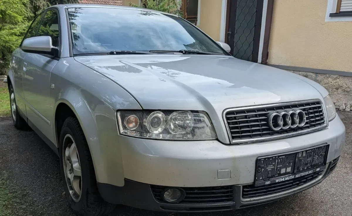 Audi A4 2001 photo 2