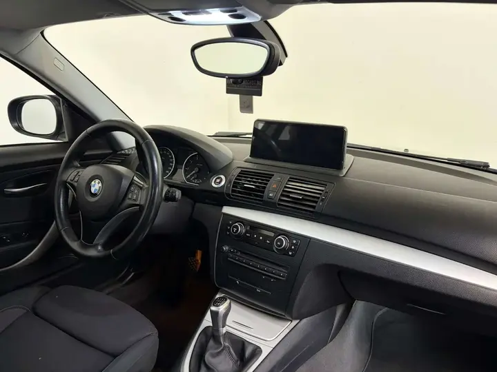 BMW 1 Series 2010 photo 4