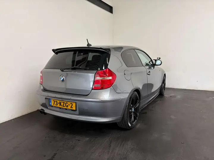 BMW 1 Series 2010 photo 2
