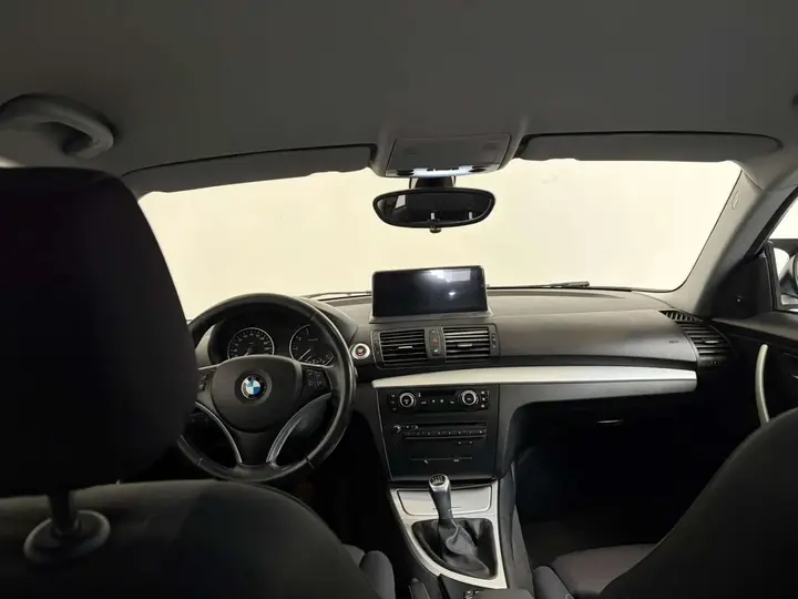 BMW 1 Series 2010 photo 3