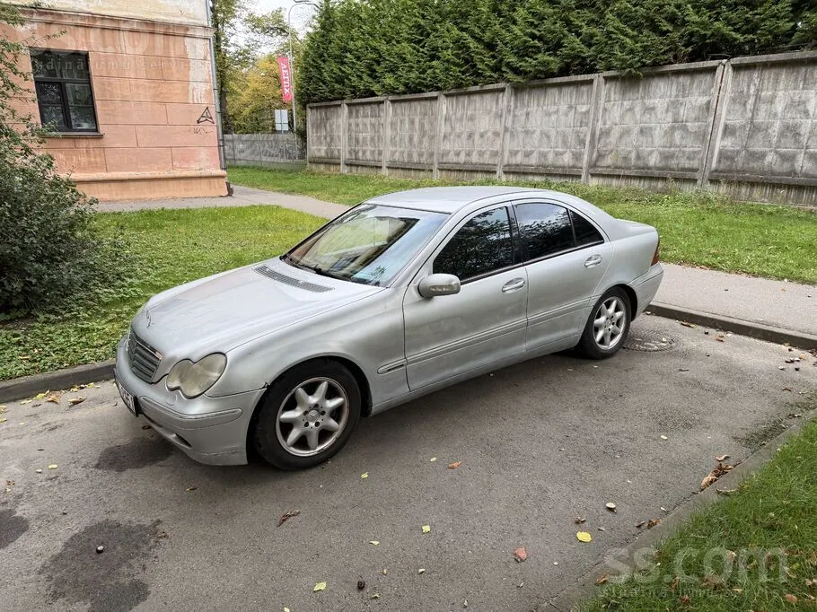 Mercedes-Benz C220