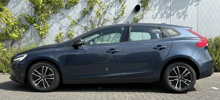 Volvo V40 2019 photo 2