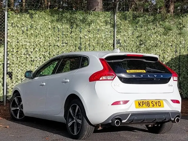 Volvo V40 2018 photo 2