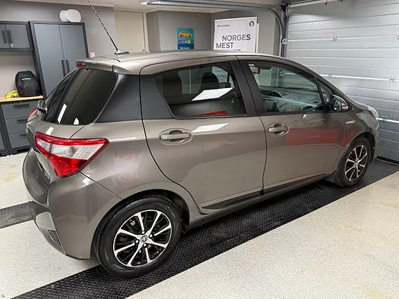 Toyota Yaris 2018 photo 5