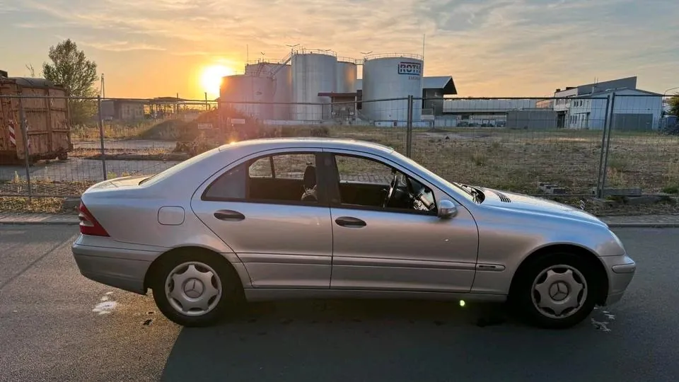 Mercedes-Benz C 180