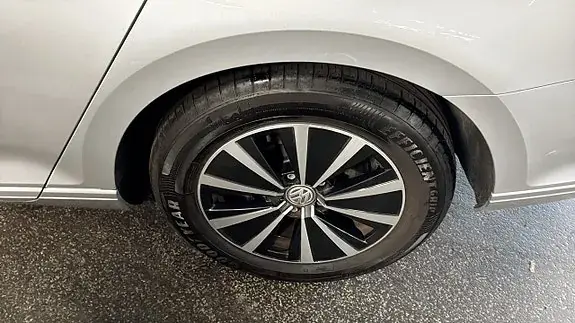 Volkswagen Passat 2018 photo 5