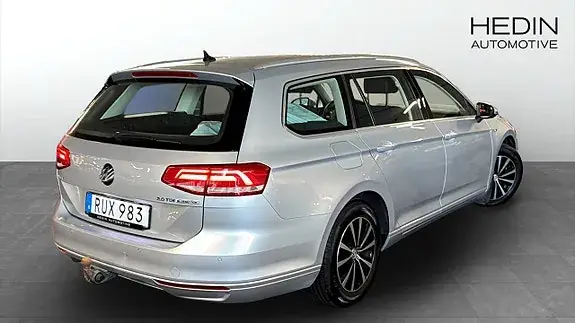 Volkswagen Passat 2018 photo 2