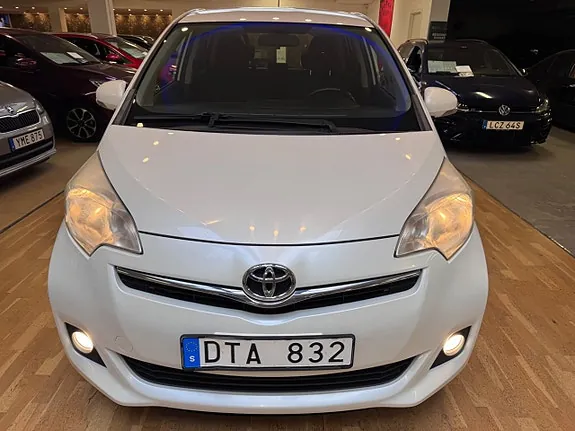 Toyota Verso-S 2012 photo 4
