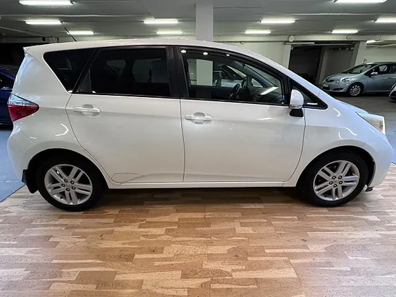 Toyota Verso-S 2012 photo 3