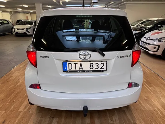 Toyota Verso-S 2012 photo 5