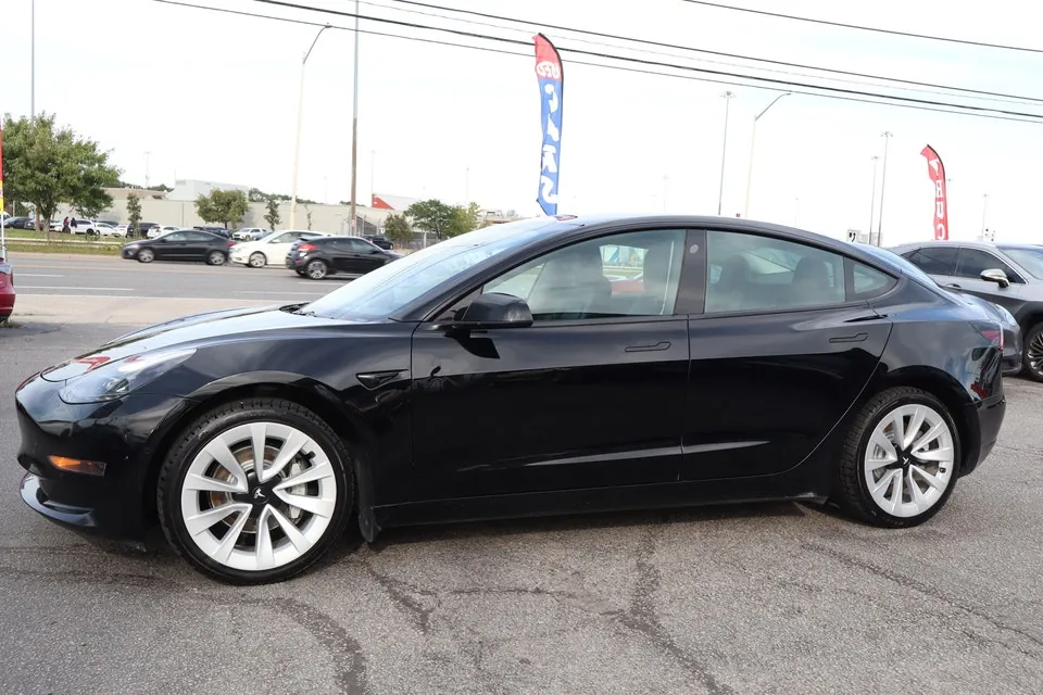 Tesla Model 3 2022 photo 3
