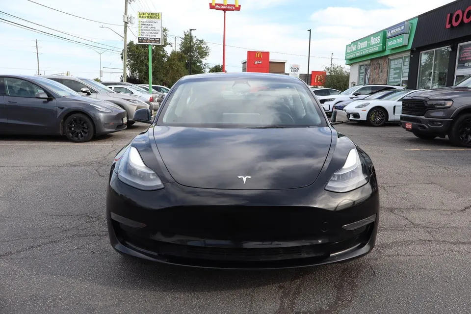 Tesla Model 3 2022 photo 2