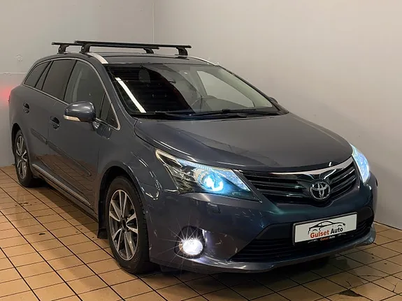 Toyota Avensis 2013 photo 2