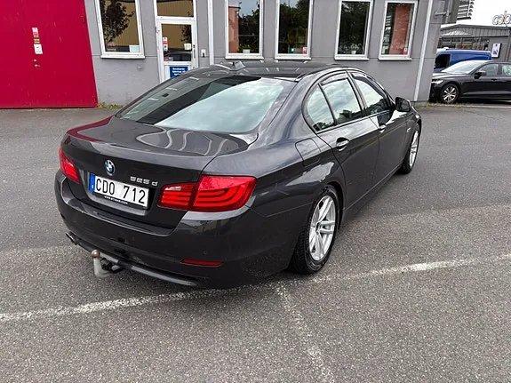 BMW 525D 2011 photo 2