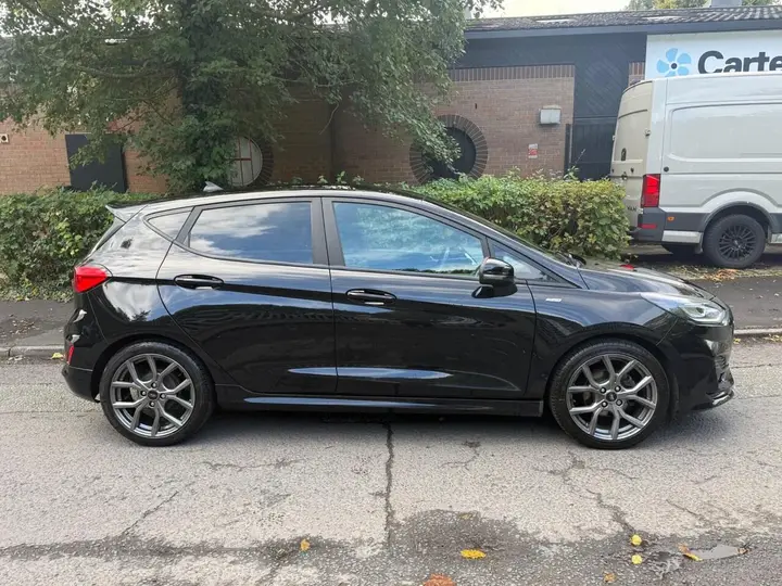 Ford Fiesta 2022 photo 2