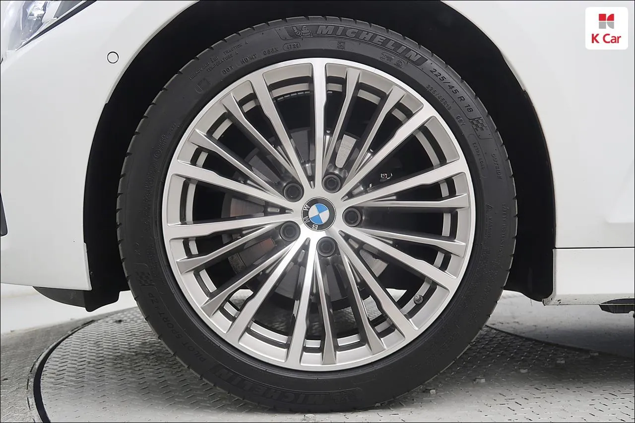 BMW 3 Series 2021 photo 5