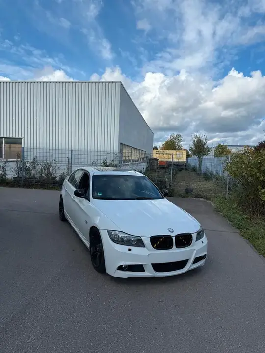 BMW E90
